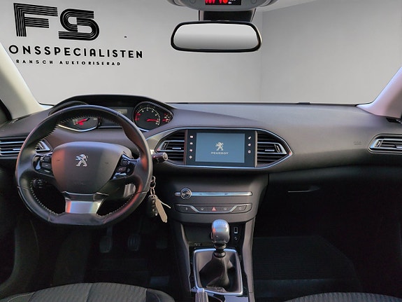 Peugeot 308 16 of 27