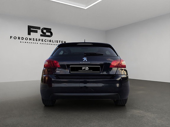 Peugeot 308 4 of 5