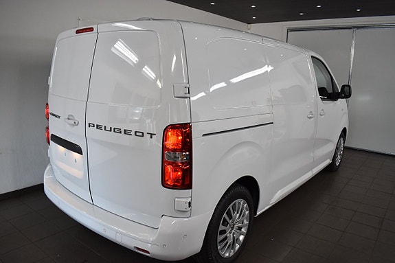 Peugeot e-Expert 8 of 17