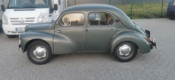 Renault 4 3 of 5