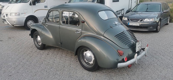 Renault 4 4 of 5