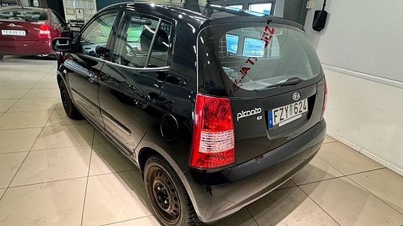 Kia Picanto 9 of 11