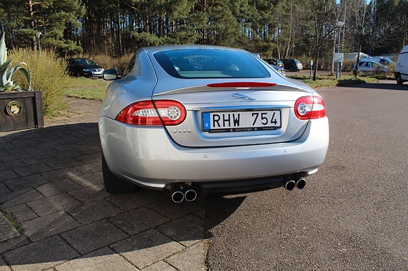 Jaguar XK 6 of 9