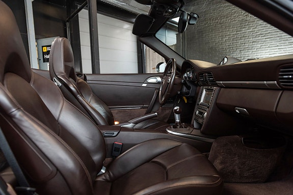 Porsche 911 14 of 17