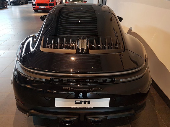 Porsche 911 Carrera GTS 5 of 5