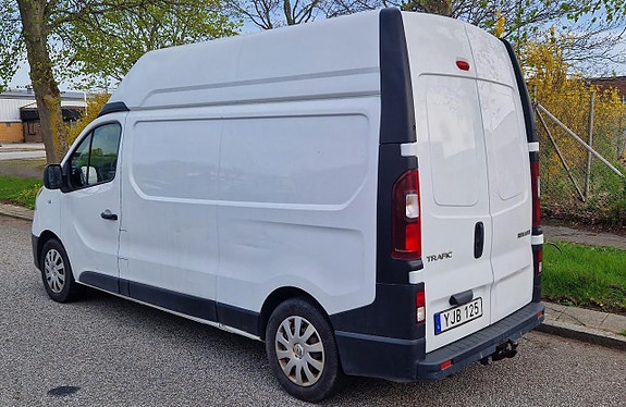 Renault Trafic 4 of 6