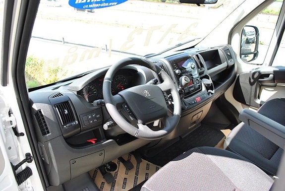 Peugeot Boxer 9 of 19