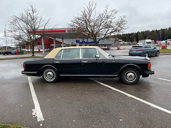 Rolls Royce Silver Spur 2 of 5