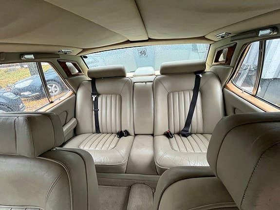 Rolls Royce Silver Spur 4 of 5