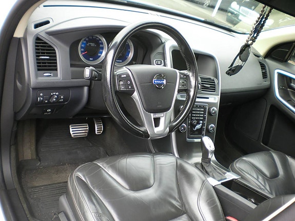 Volvo XC60 6 of 11