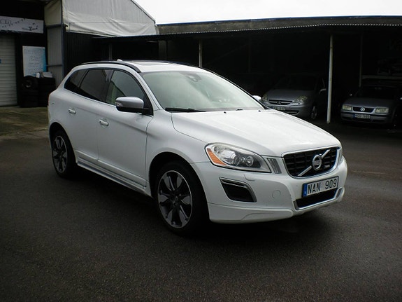 Volvo XC60 2 of 5