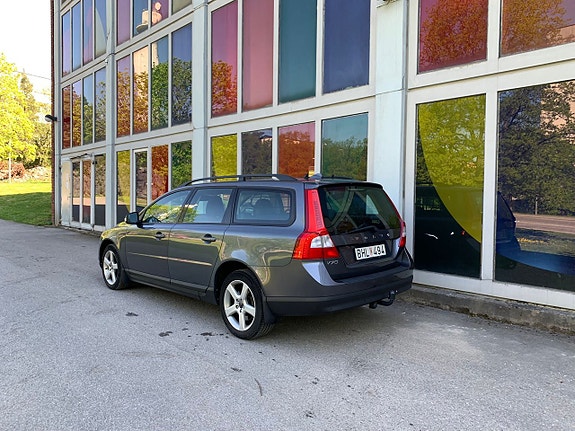 Volvo V70 6 of 11