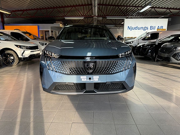 Peugeot 5008 2 of 5