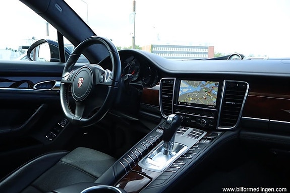 Porsche Panamera Turbo 7 of 22
