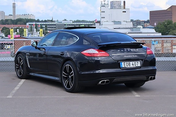 Porsche Panamera Turbo 4 of 5