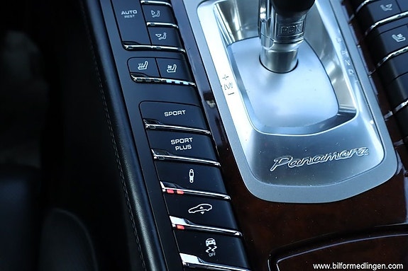 Porsche Panamera Turbo 11 of 22