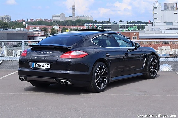 Porsche Panamera Turbo 3 of 5