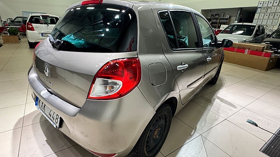 Renault Clio 15 of 15