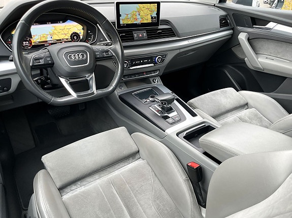 Audi Q5 4 of 5