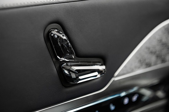 BMW i7 23 of 30