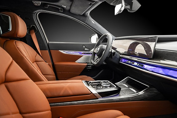 BMW i7 30 of 30