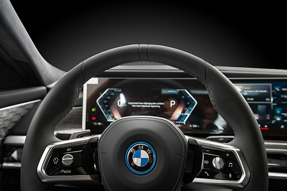 BMW i7 10 of 30