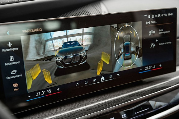 BMW i7 14 of 30