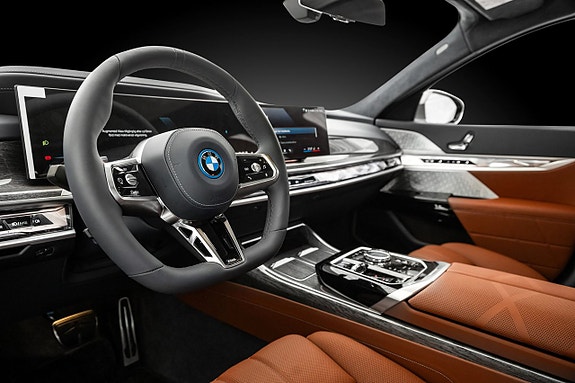 BMW i7 24 of 30