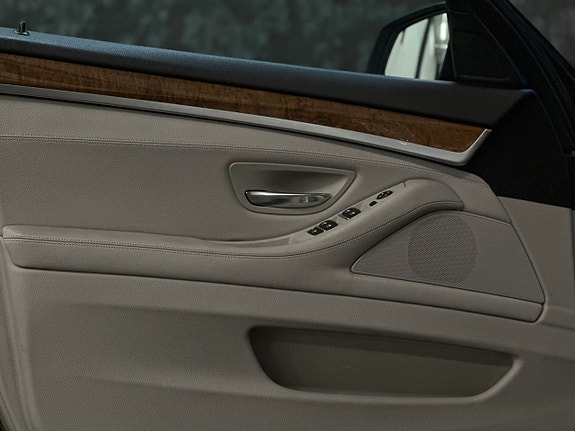 BMW 535i 12 of 27