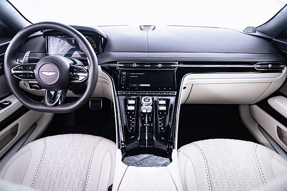 Aston Martin DB12 11 of 18
