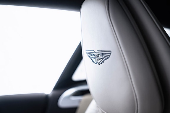 Aston Martin DB12 16 of 18