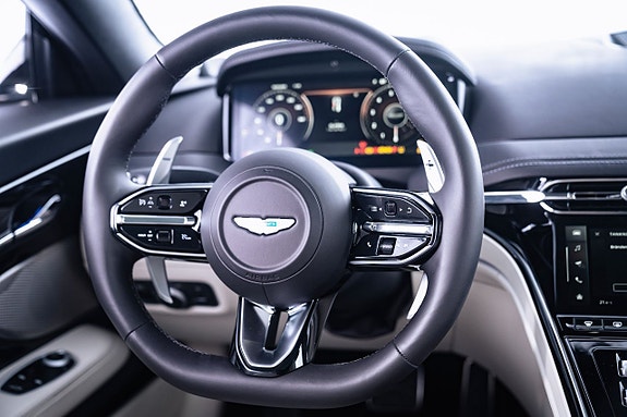 Aston Martin DB12 14 of 18