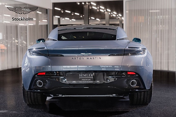 Aston Martin DB12 5 of 5