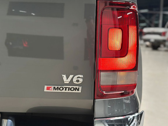 Volkswagen Amarok 12 of 27