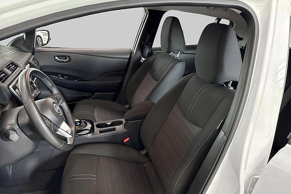Nissan Leaf 8 of 12
