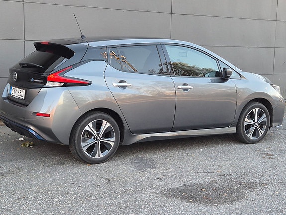 Nissan Leaf 4 of 5