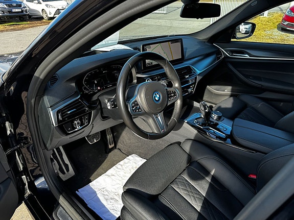 BMW 530e 12 of 28
