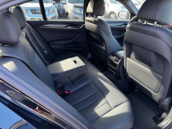 BMW 530e 14 of 28