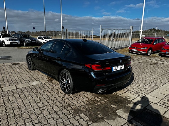 BMW 530e 2 of 5