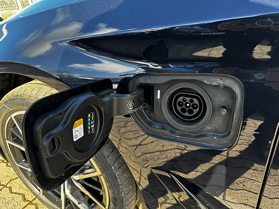 BMW 530e 26 of 28