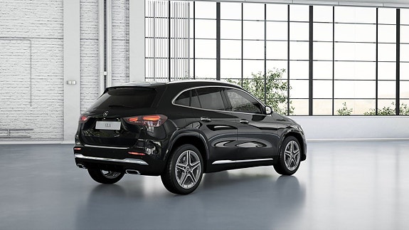Mercedes-Benz GLA250 e 3 of 16