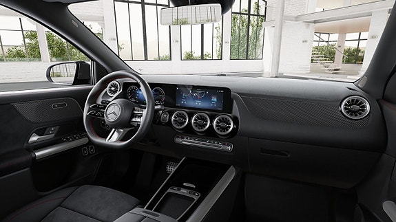Mercedes-Benz GLA250 e 15 of 16