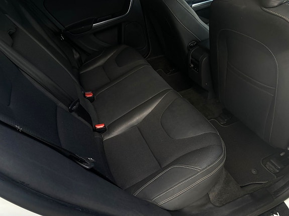 Volvo V60 7 of 14