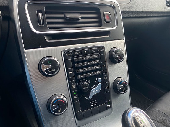 Volvo V60 9 of 14