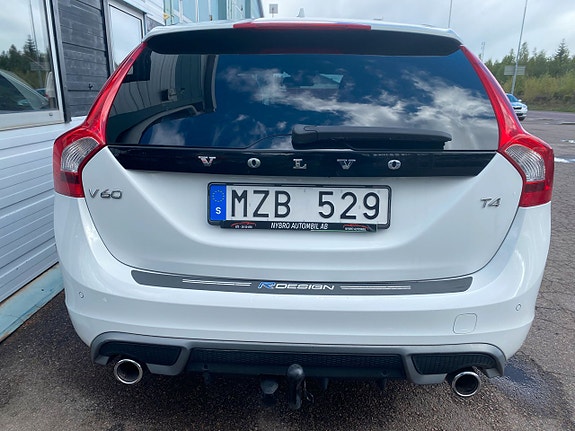 Volvo V60 4 of 5