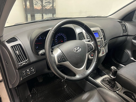 Hyundai i30 12 of 14