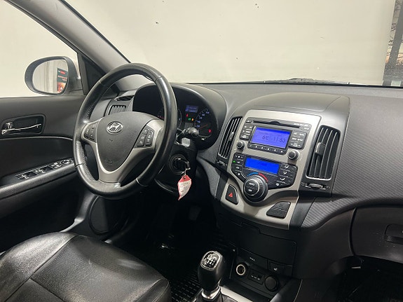 Hyundai i30 2 of 5