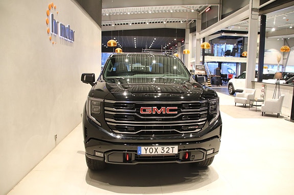 GMC Sierra 2 of 5