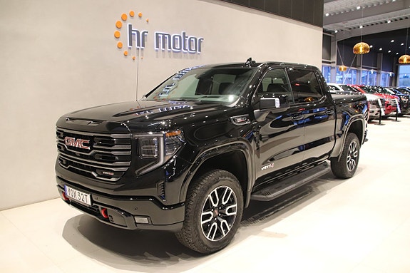 GMC Sierra 3 of 5