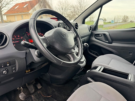 Peugeot Partner 8 of 9